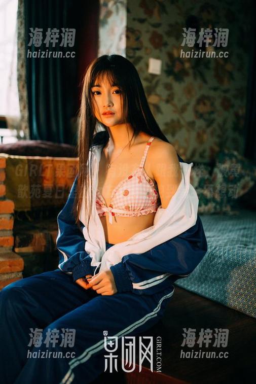 GIRLT果团网-黄歆苑 GIRLT果团网 - 有没有人跟我一样,被黄歆苑夏日里的女友美图惊艳到完全不想动了?