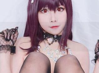 看到最新的KaYa萱写真，白丝搭配又让我滴了一口口水！