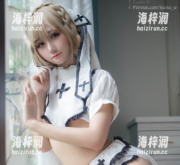 一边翻KuukoW的美腿图集，一边自问，这图集其实是cos了我的心情吧？