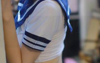 MFStar模范学院 – 徐微微mia最新泳装图包来了！水里快跟她“玩水”吧！