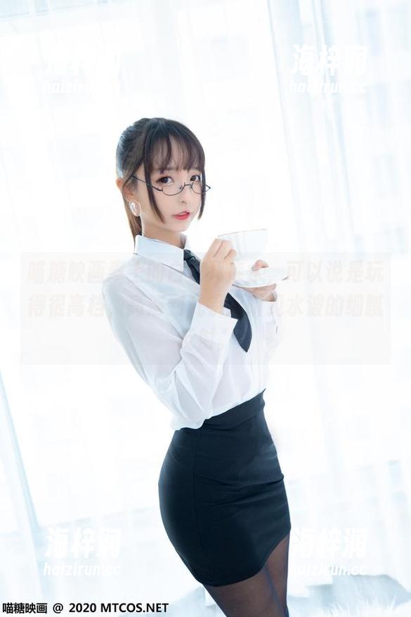 喵糖映画奉上的白色死库水，可以说是玩得很高档，高清到几乎能听见水波的细腻反射。
