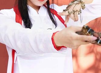 MiiTao蜜桃社 – 桃乃香Tina的最新灰丝写真集更新，谁说只有男生爱穿灰丝，我可是来打破偏见的！