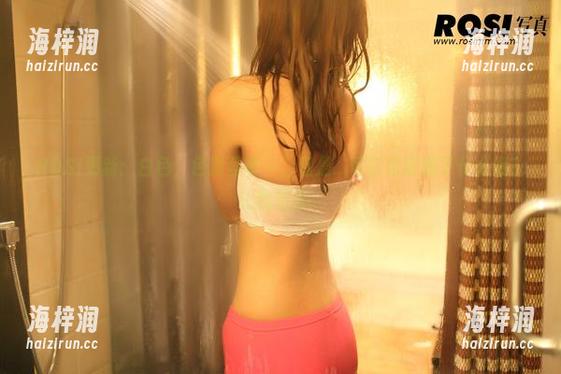 ROSI更新：白色，色彩虽单一，但是...可它告诉我了什么呢？让我想想。