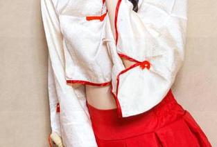 TouTiao头条女神 – 娜露的“白丝”新作：又一轮美图该如何消化？