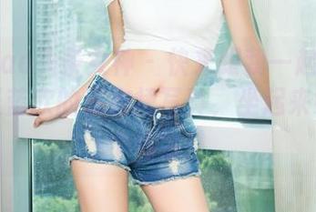 TouTiao头条女神 – 快来跟我一起在网盘上看张蓝欣的连衣裙写真，坐起来好像是个约会！