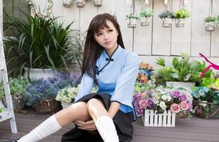 UGirls尤果网 – 自恋指数爆表的赵伊彤，精选原图成为了我的新bestfriend！