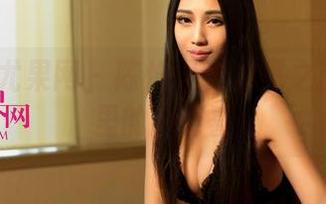UGirls尤果网 – 陈怡曼的油亮之旅：合集里的小窃喜
