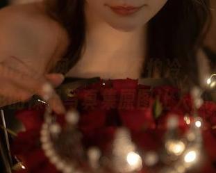 Xiuren秀人网 – 踩地不怕冷，Elise谭晓彤的裸足写真集原图让人心痒痒