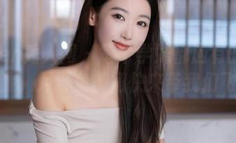 Xiuren秀人网 – 每个学妹都应有的免费资源，月野兔美妞快来带我们飞。