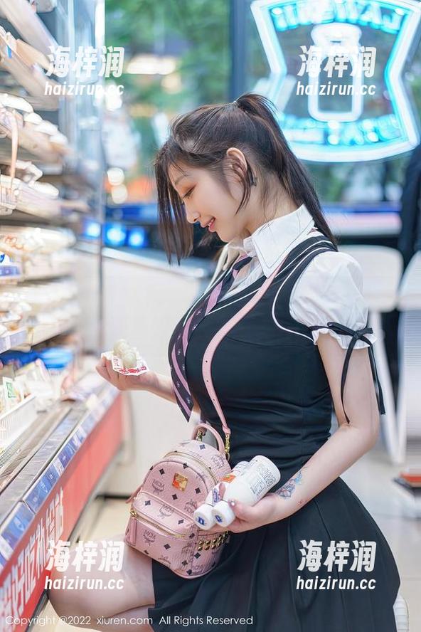 Xiuren秀人网 - 谁说水手服只能收费？免费的薇薇酱照片，默默进来偷瞄一下。