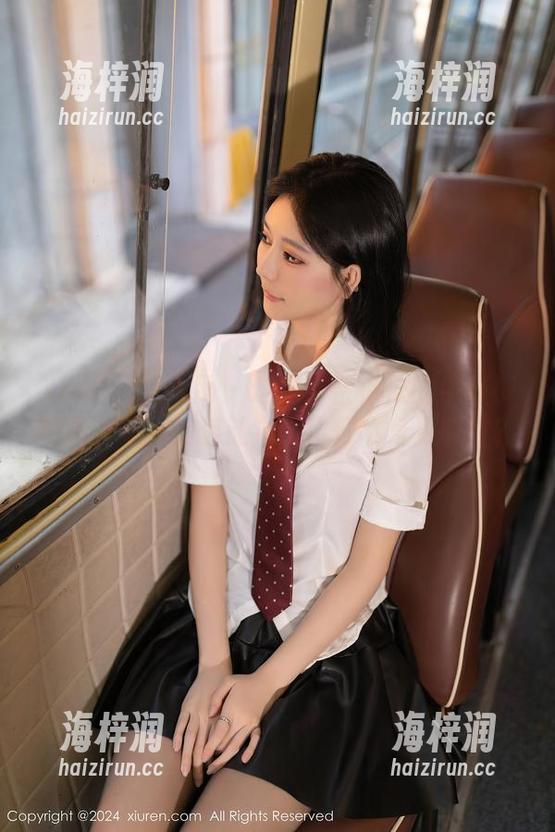 Xiuren秀人网 - 这是张金小依的牛仔裤写真合集，如何让它比牛仔本身更吸引？