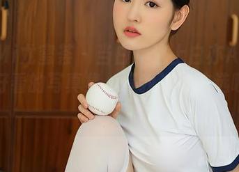 YouMi尤蜜荟 – 当白裙遇上白亦Ada：一波好看的写真集，等我决定该选哪一张！