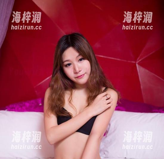 YouWu尤物馆-FoxYini孟狐狸 YouWu尤物馆 - FoxYini孟狐狸泳池图包:泡在水里,思绪随波荡漾