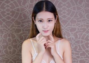 YouWu尤物馆 – 陆萱萱Cecilia的运动日常：无圣光映衬，纯粹的努力和图包里的尴尬表情。