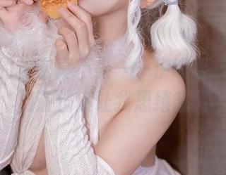 图包里的秘密真不少——伊喵君_Nya的蔚蓝档案让我思绪乱飞