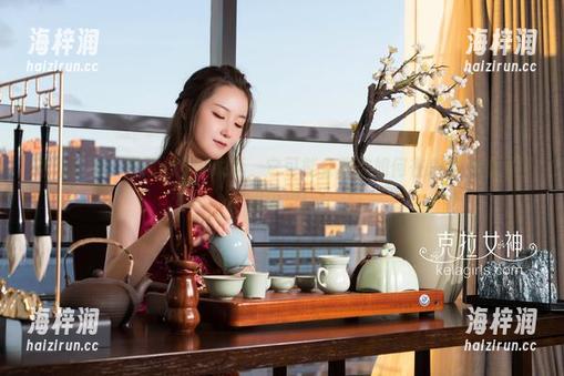 克拉女神 - 如果奶牛能说话，它可能会教你如何在宋智珍的图包里闪耀！