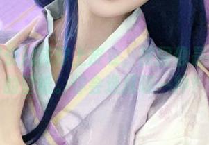 当千阳快起床穿上皮衣，原图像是在梦中的壁纸。你会选择哪一种？
