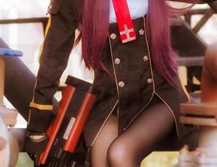 南宫的写真，原图里的美足让人莫名想多看几眼。