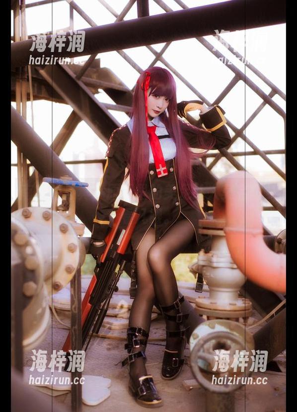 南宫的写真，原图里的美足让人莫名想多看几眼。