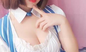 原图里的古川kagura，毛衣和超短裙，简直就是一个谜