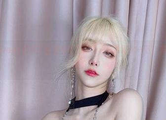 听说啾小妍Deer变成了金发芭比？原图和照片对比一下，差距竟然不大，真是扯！
