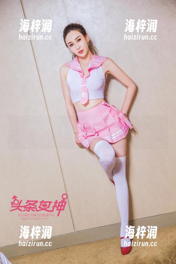 头条女神 - 高清腿精特辑，尹菲图包一口气看过瘾！