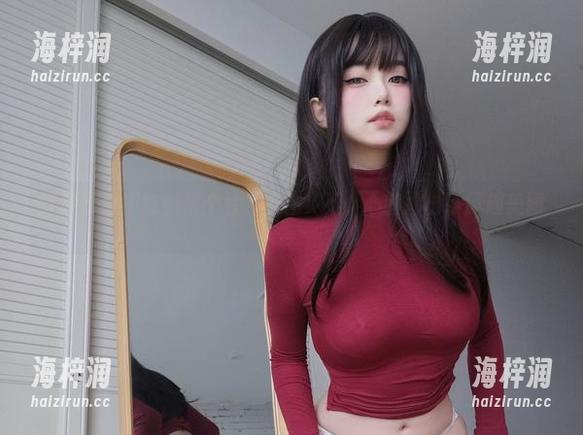 谁说校服不能彰显个性？女主K不小心就拍出了风趣美图。