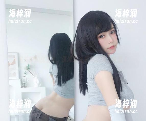 照片中的女主K，偶像或许是她的第二身份？