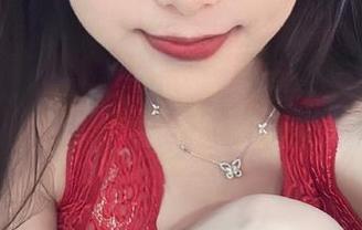 微密圈 – 奶雯的红色诱惑警告：壁纸集合中，有你想要的‘火热’！