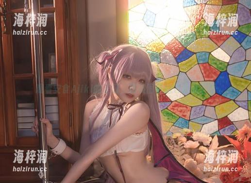 观看安食Ajiki的圣诞，别被图包的色彩晃了眼