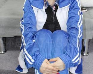 小众视觉 – 在线看小薯条的温柔，图片里是不是也藏了一包零食啊？