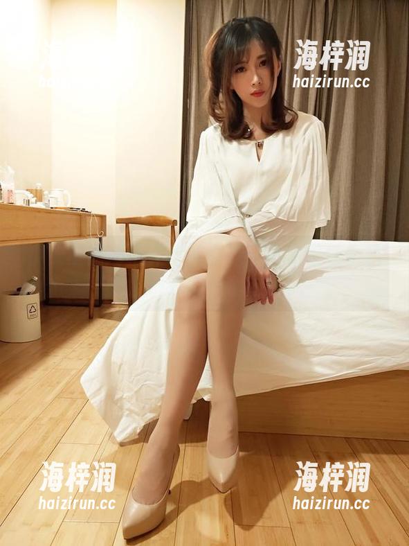 小女巫露娜给运动加点糖：高清壁纸里只关注她的每一个动作！