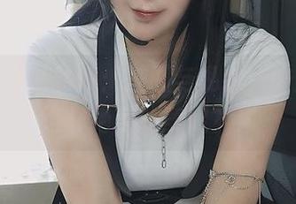 小容仔咕咕咕w：美图与私拍，谁能拒绝这样绝美的美足？！