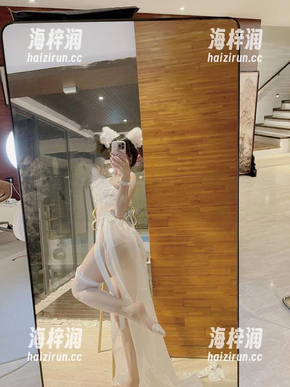 微密圈 - 小玉吃果冻作品集新鲜出炉，最新自拍控的年度必看！