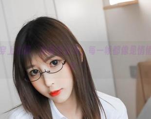 当小酥酱穿上校服，美图在记录，每一帧都像是悄悄诉说着什么…