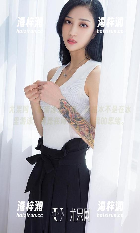尤果网 - 童倩泳装写真，这根本不是在水里游泳，而是在河流中漂流我的思绪。