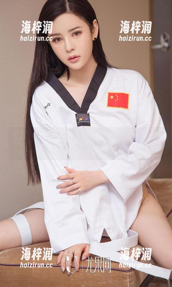 尤果网 - 白丝也太好拍了吧，露儿的图册简直让人忍不住的想多看几遍