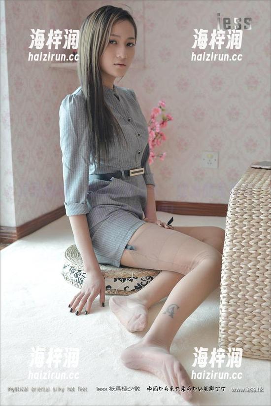 异思趣向 - 黑丝合同公布，红龙的写真资源让你开眼界！