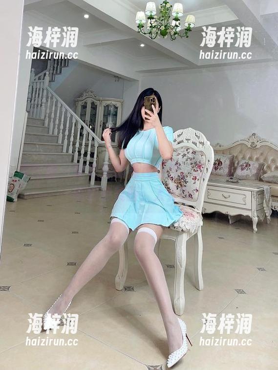 微密圈 - 张老师的黑色新作，居然能兼顾福利和美图，太会啦！