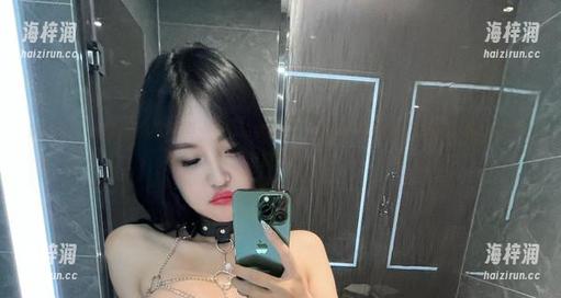 微密圈 - 张鑫baby的写真：“心动学姐”，告诉你什么叫幽默穿搭，喝着奶茶也能美炸了！