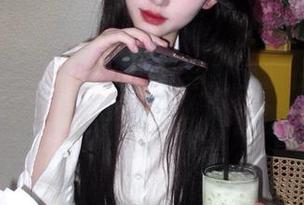 开个脑洞吧，怡子yiii穿护士装在线，图片不止是表面哦，你懂的？