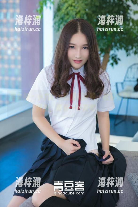 推女神 - 小九Vin和服私房照，妆容恰到好处，再来一杯茶吧。