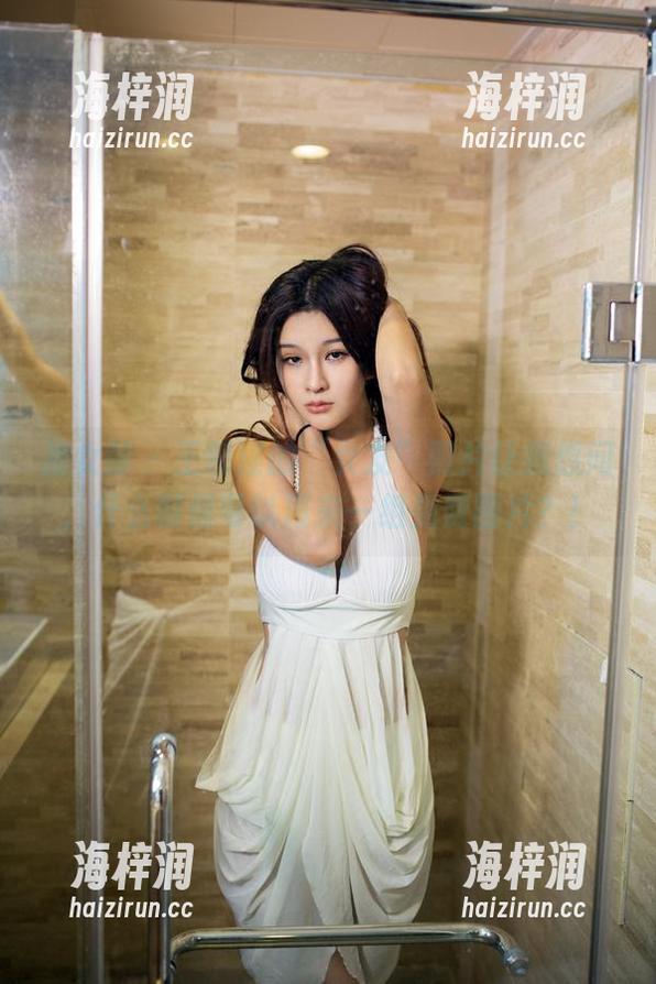 推女郎 - 王馨瑶的“女友”照片让我想问，什么时候可以再来一组免费图片？！
