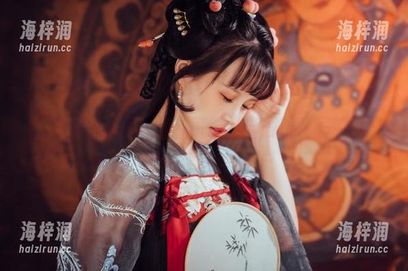 看！晕崽Zz的圣诞小红帽，图包在哪里给我？
