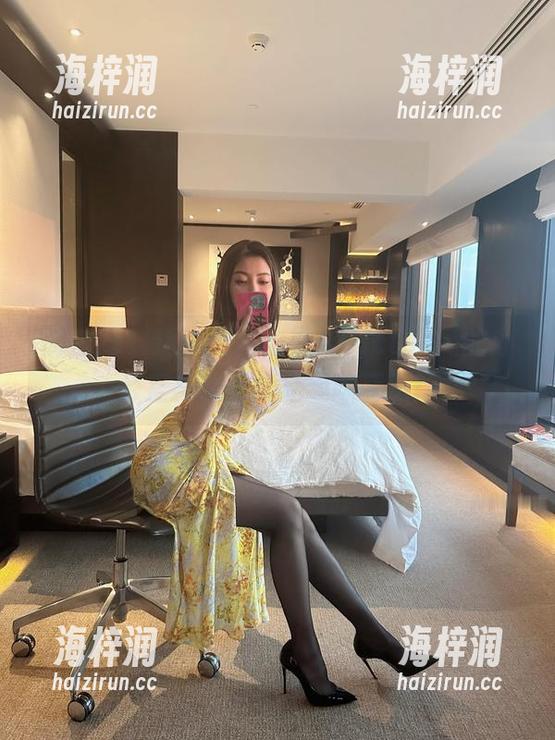 微密圈 - 指尖滑过，果儿Victoria的办公室美图，真是趣味斐然！