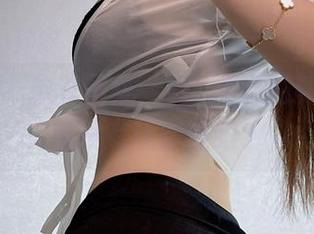 微密圈 – 拿着图集，桃沢樱呀的制服分享有没有让你眨眼？