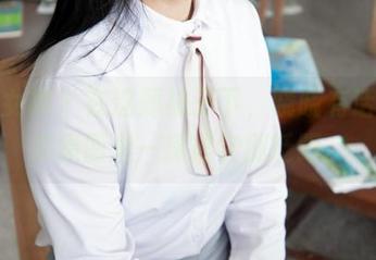 梦丝女神 – 在这薄袜子下，晓晓有话说，来原图里一探虚实别眨眼。