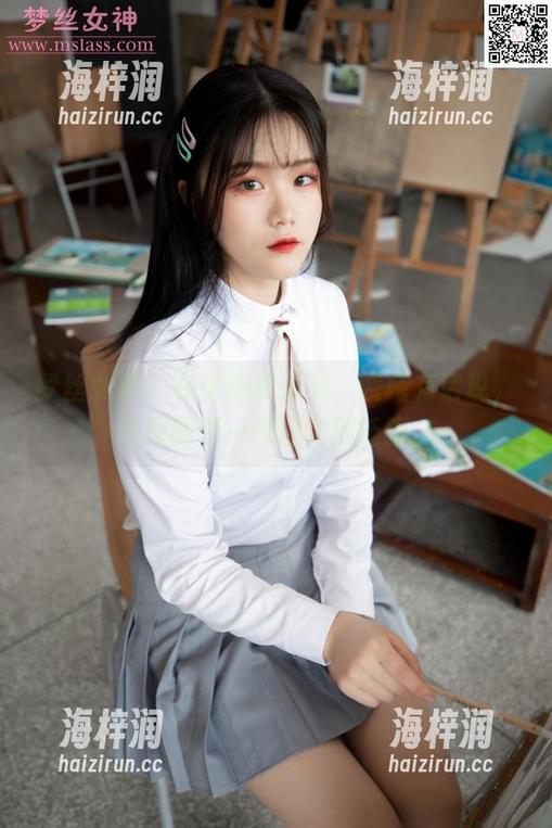 梦丝女神 - 在这薄袜子下，晓晓有话说，来原图里一探虚实别眨眼。