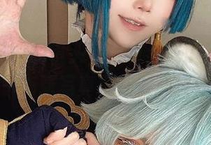 在楚楚子w的镜头下，纯白成了一种哲学——每张写真都在做心灵体操