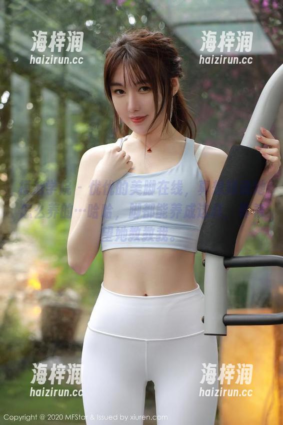 模范学院 - 优优的美脚在线，真想知道她怎么养的…哈哈，脚都能养成这样，真希望她教教我。